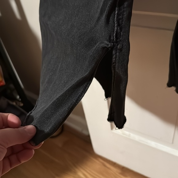 Hollister High Rise Flare Faded Black Denim Jeans Raw Hem 5 R 27 waist 31 Length - Picture 9 of 12